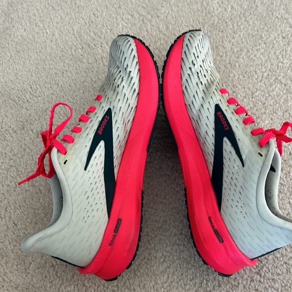 Women’s Brooks Hyperion Tempp 8.5 - Picture 5 of 9